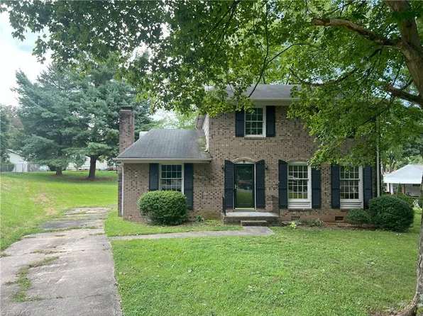 1015 Shenandoah Ct, Winston Salem, NC 27103