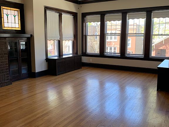 2nd image of 2537 W Argyle St #2