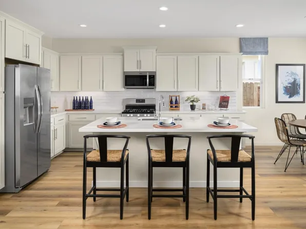 1757 Lockwood Dr, Olivehurst, CA 95961