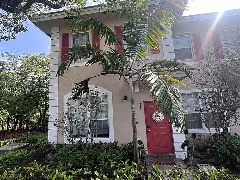 681 NW 42nd Ave #- — Photo 31