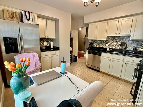 9 Barton St #1 Photo 1