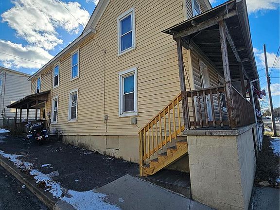 3rd image of 226 E Water St