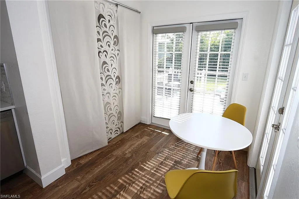 3 bed, 2.0 bath, 1183 sqft, $4,000 — Photo 1