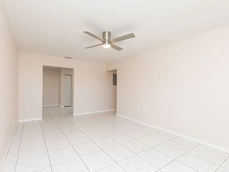 7750 SW 10th Ct — Photo 10