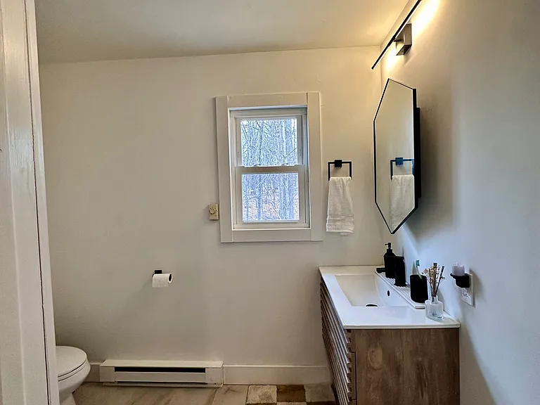 58 Mark Dr — Photo 3