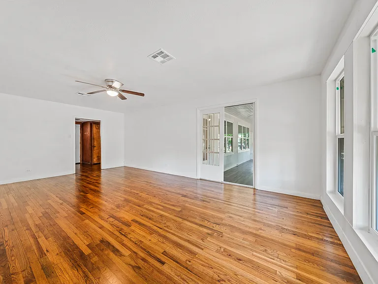 32300 Proctor Ave — Photo 19