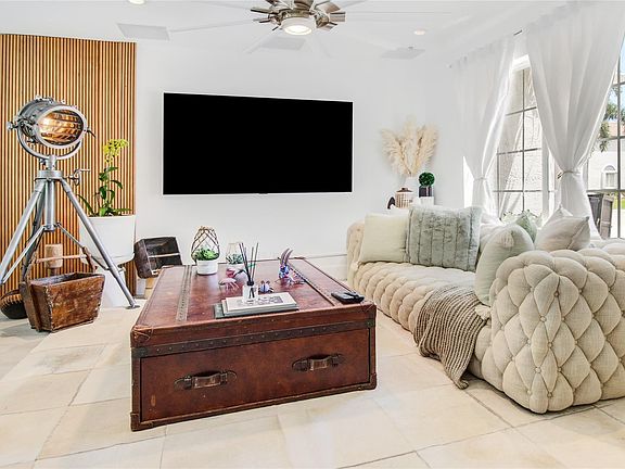 4th image of 1135 SW 44th Terrace #1135