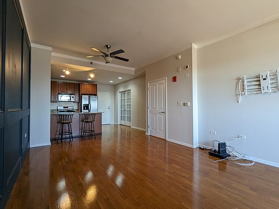 2nd image of 828 W Grace St Floor 8