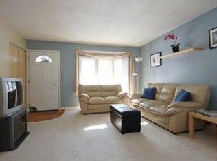 55 Douglas Ct, Hoffman Estates, IL 60169