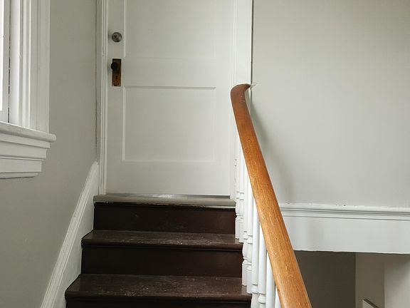 5th image of 840 Tremont Ave #1/2