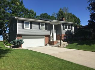 319 Sunset Dr, Clinton, MI 49236