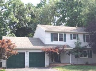 14 Anna Ln, Edison, NJ 08820