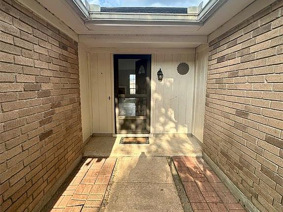 2nd image of 2602 Townhall Ln