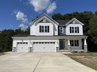 318 Lowery Ln, Benson, NC 27504