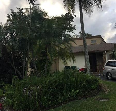 5th image of 8143 Princess Palm Cir