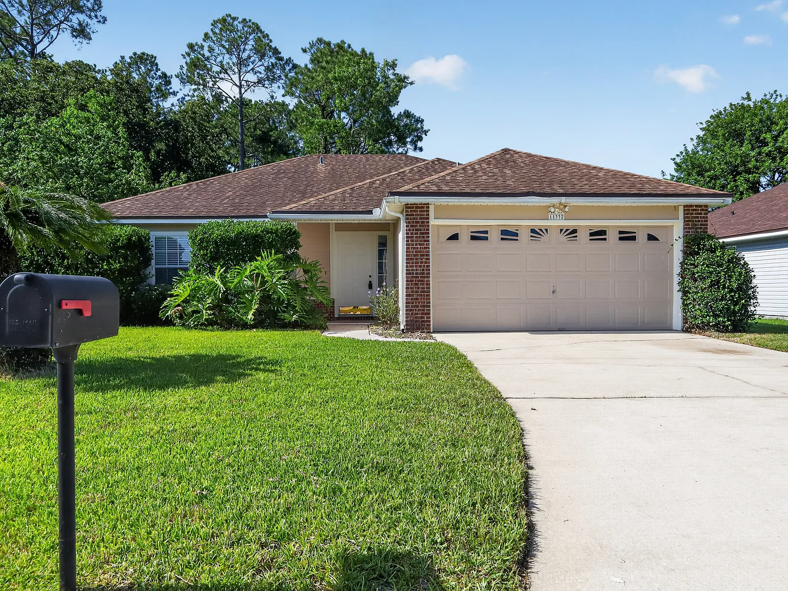 4 bed, 1807 sqft, $2,400 — Photo 1