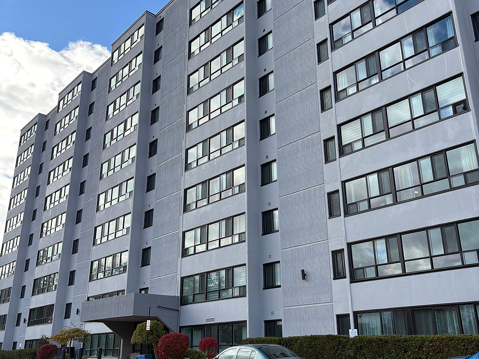 1st image of 600 Grenfell Dr #606