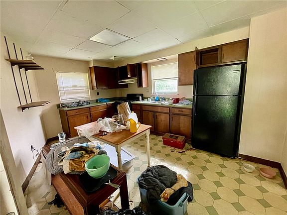 3rd image of 507 Agnes St