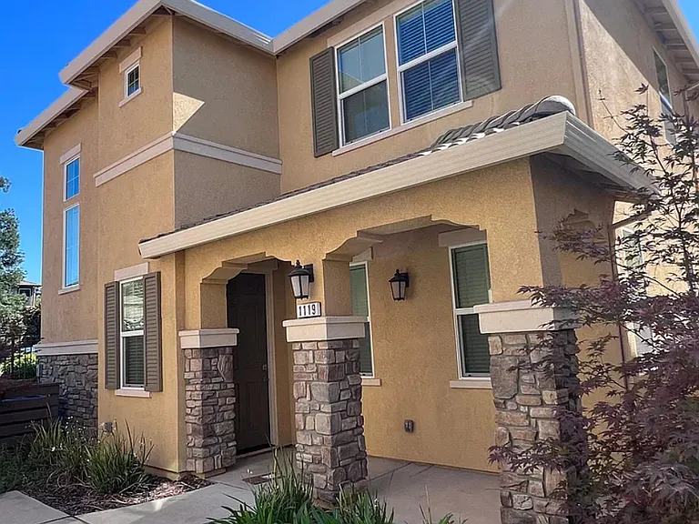 1119 Veranda Ct — Photo 1