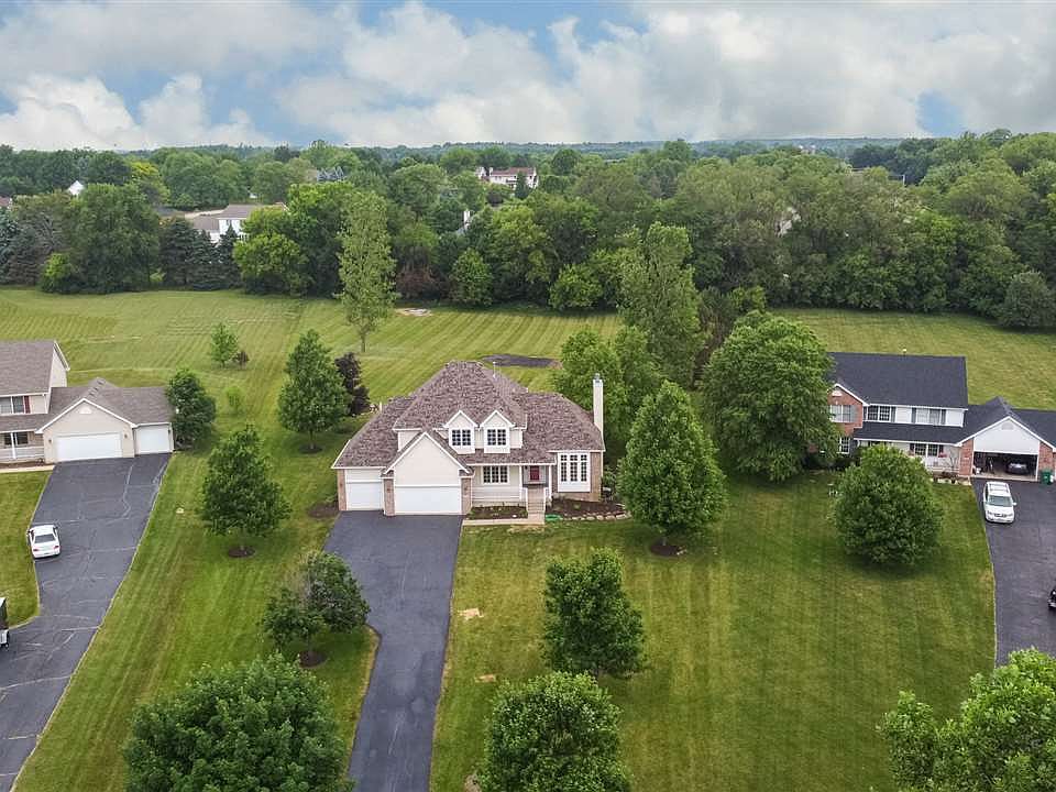 1st image of 242 Brooke Ln
