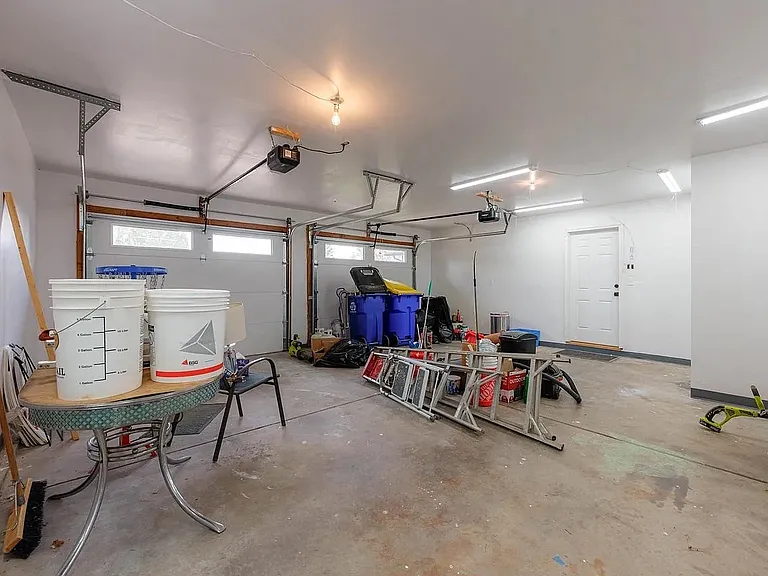909 Willshire Dr — Photo 42