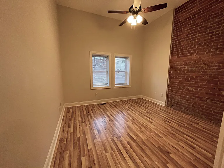4028 Liberty Ave — Photo 34