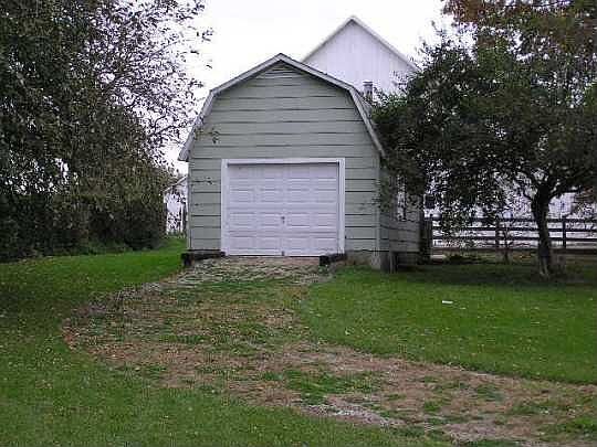 Detached additional garage space, roughed in for heat, has large attic area 