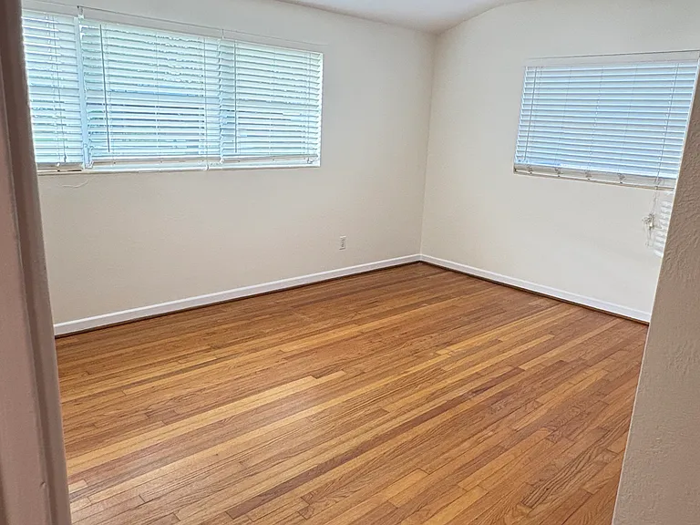 3243 N Orange Ave — Photo 28