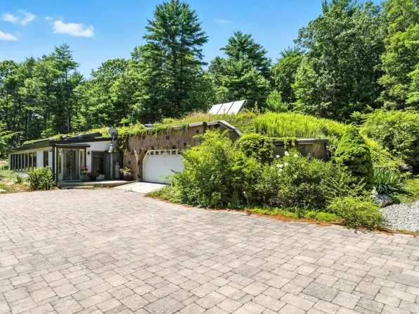 182 County Rd, Plympton, MA 02367