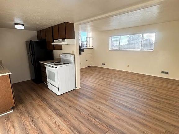 4th image of 800 E 100 S APT 2