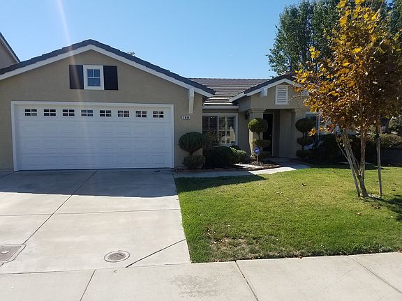 2nd image of 3648 Des Moines Dr