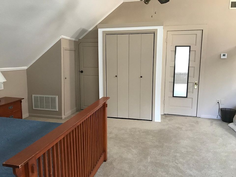 1st image of 903 N Barcelona St