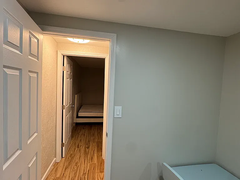 14212 Essex Dr #BASEMENT — Photo 6