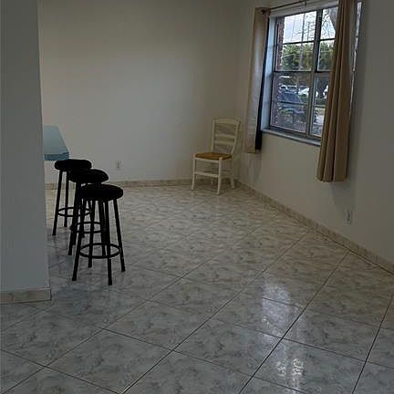 4th image of 452 W Royal Palm Rd