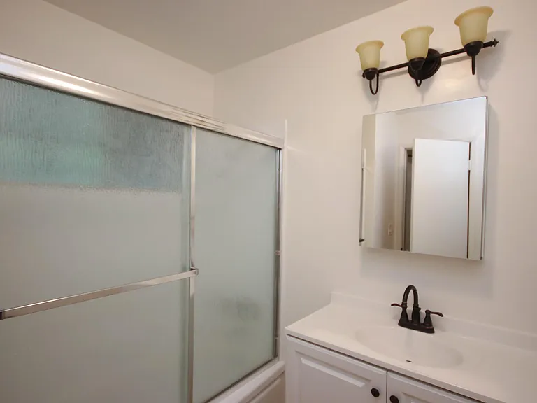 976 E Villa St #16 — Photo 12