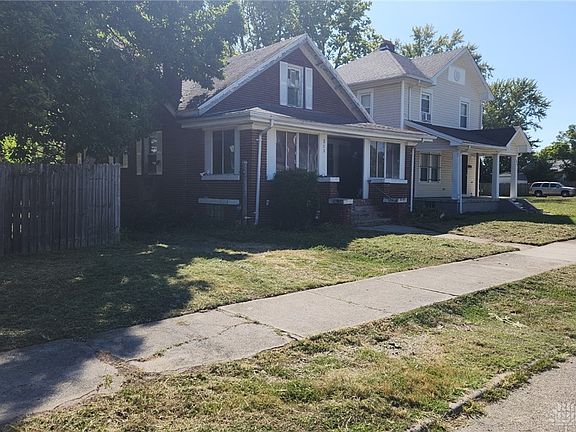 3rd image of 130 Westwood Ave