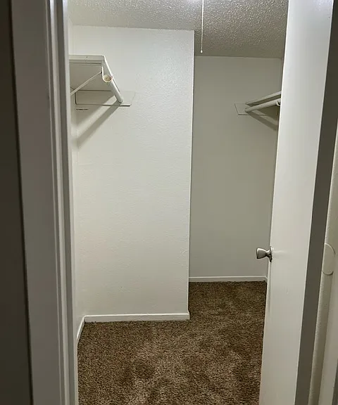 Carriage House Apartments — Photo 31