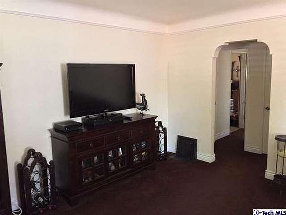 5th image of 2041 N Almadale Ave