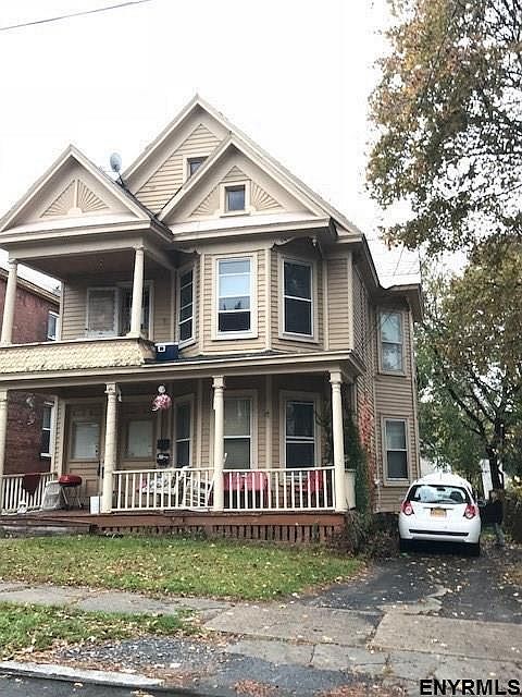 2nd image of 955 Park Ave