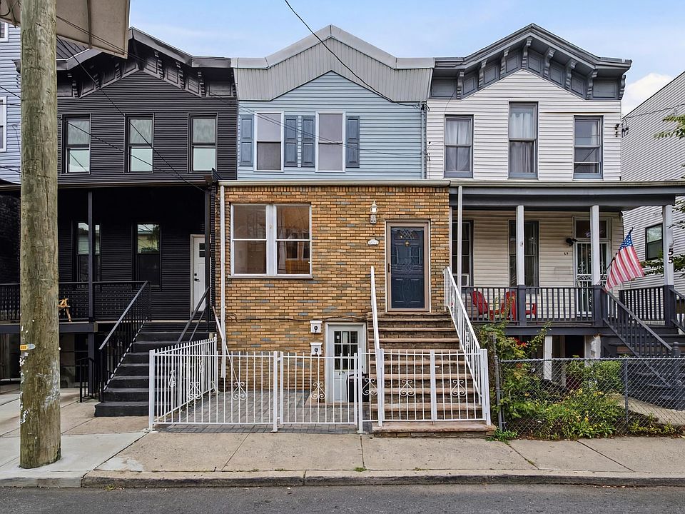 1st image of 53 1/2 Jewett Ave