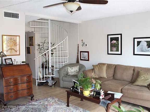 2nd image of 650 Tennis Club Dr APT 307