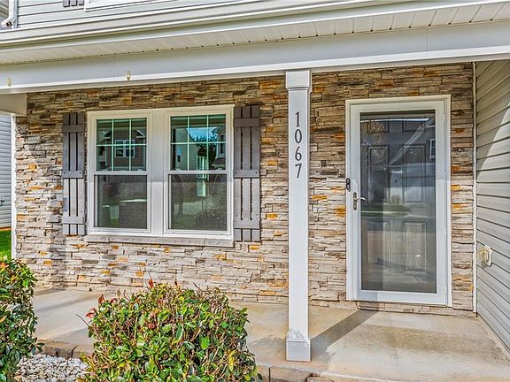 4th image of 1067 Bitting Hall Cir