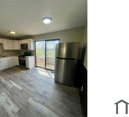 3rd image of 1308 Red River Dr