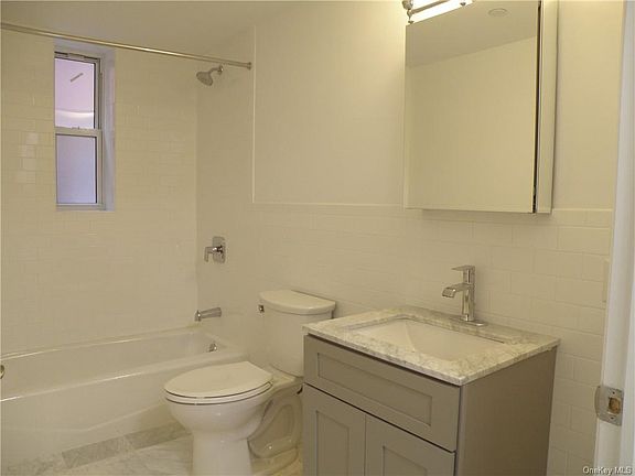 5th image of 1 Hawley Ter APT 4G