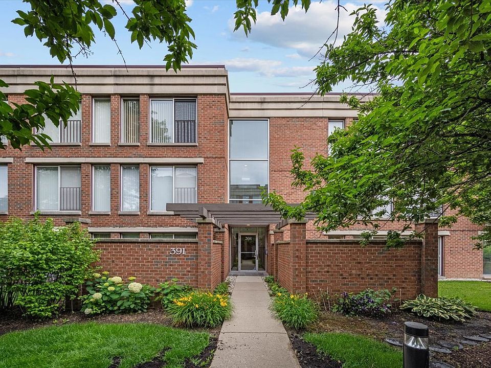 1st image of 391 Kelburn Rd APT 114