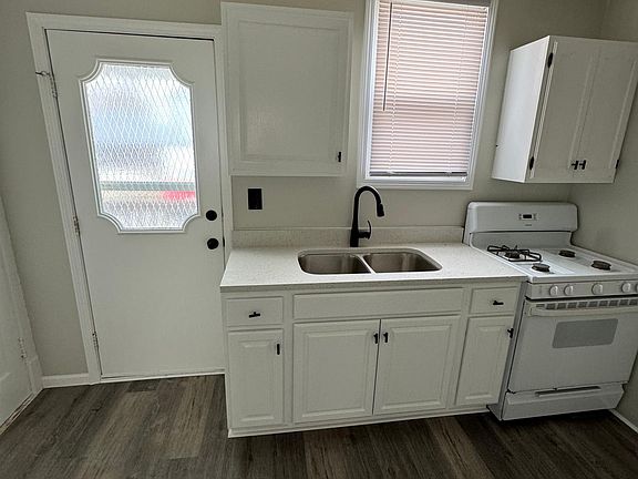 4th image of 618 W Joliet St #1