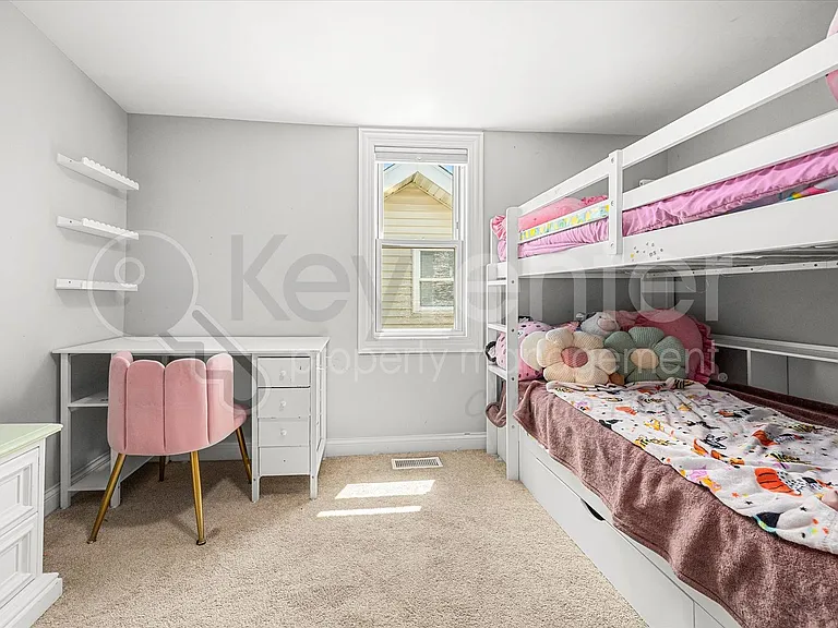 4230 N Oriole Ave — Photo 21