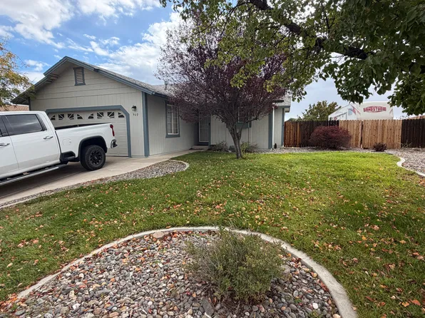 960 Mercedes Dr, Sparks, NV 89441