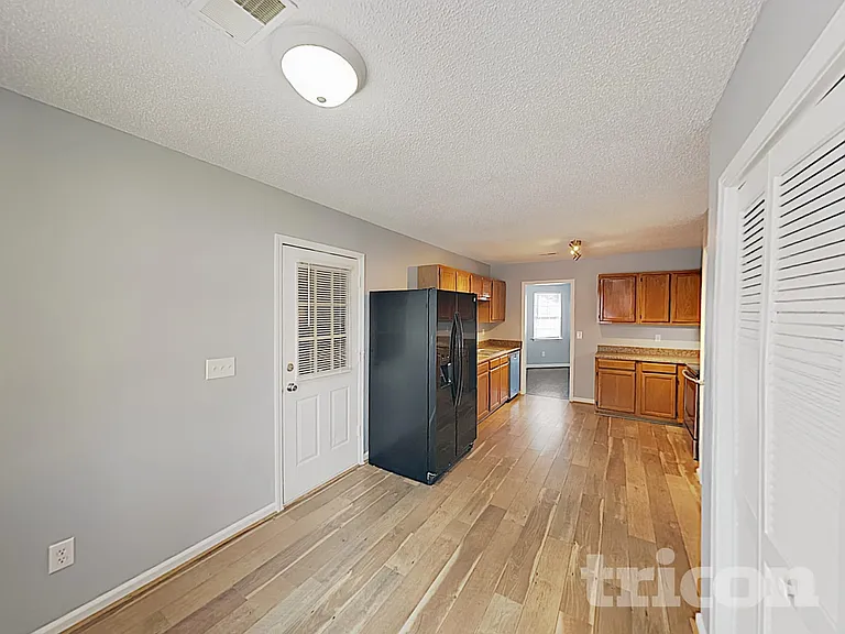 430 Forest Grove Cir — Photo 6