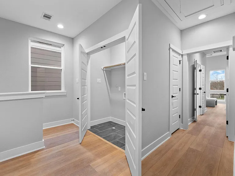 4210 McKinley St — Photo 11